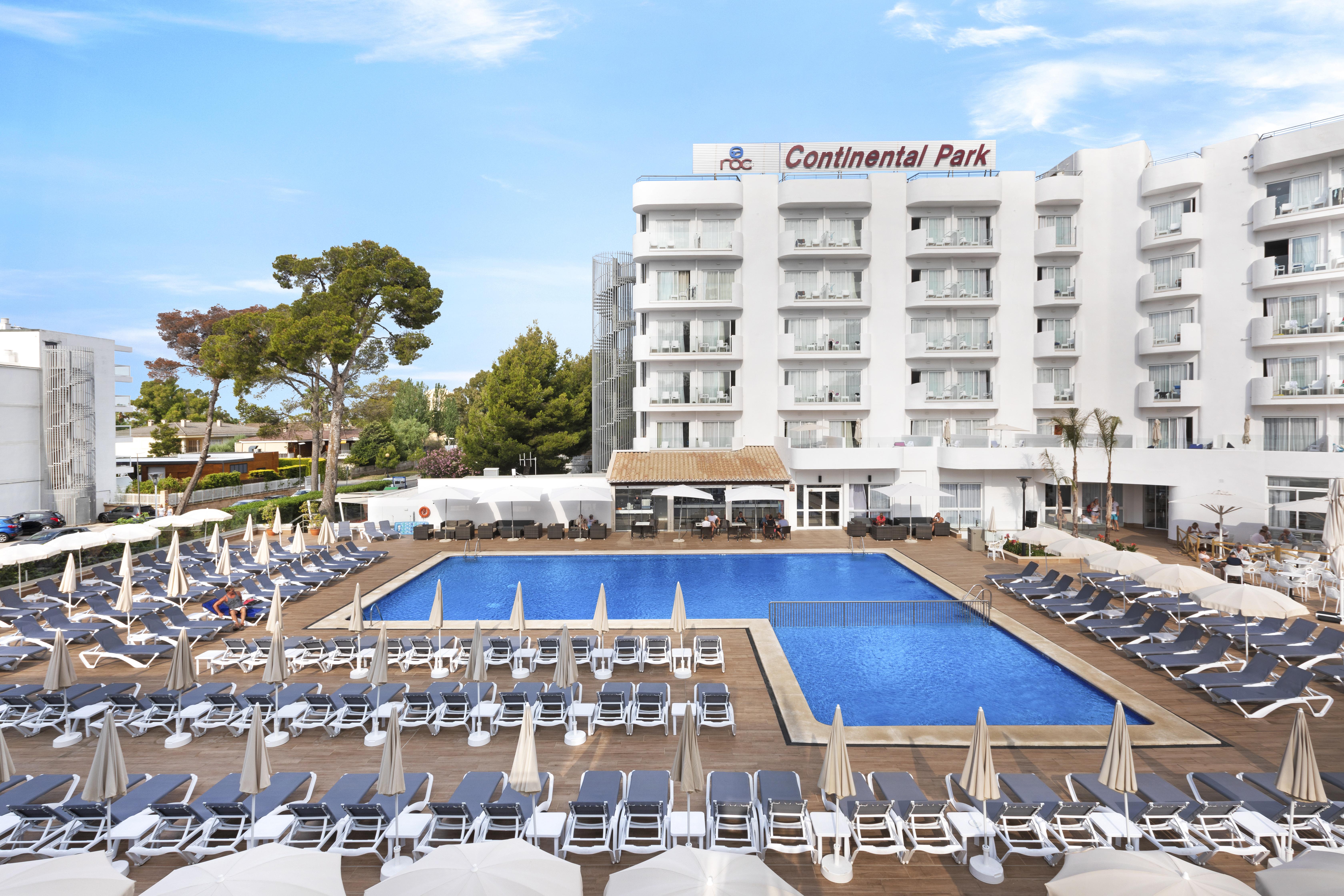 Aluasun Continental Park Hotel & Apartments Playa de Muro  Exterior foto